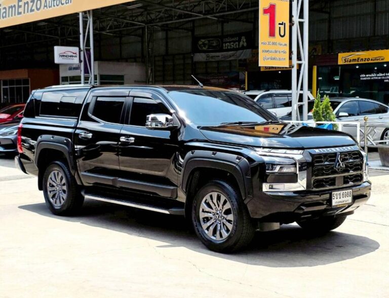 Mitsubishi Triton 4 ประตู Plus 2.4 Turbo Ultra 2WD เกียร์ ออโต้ ดีเซล สี ดำ ปี 2024