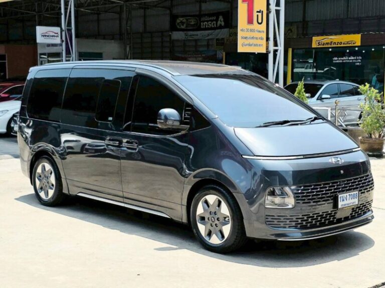 Hyundai Staria 2.2D SEL เกียร์ ออโต้ ดีเซล สี เทา ปี 2022